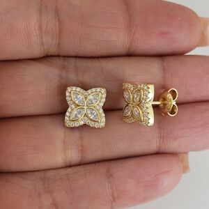 18K Gold Cz Flower Stud Earrings